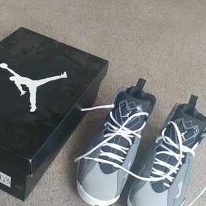 MEN JORDANS TENNIS SHOES